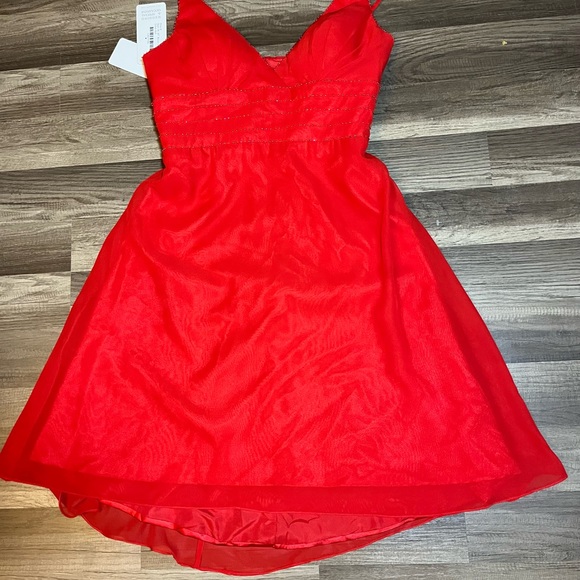 NWT JJ’s House Red Chiffon Embellished Formal Dress SZ 8 - Picture 7 of 16